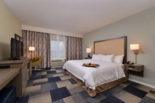 استوديو بسرير كينج مع أريكة لذوي الإعاقة، Hampton Inn Broussard-Lafayette Area LA 1/3