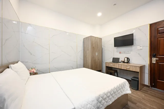 غرفة سوبيريور بسرير مزدوج، Yoko Airport Saigon Hotel 1/1