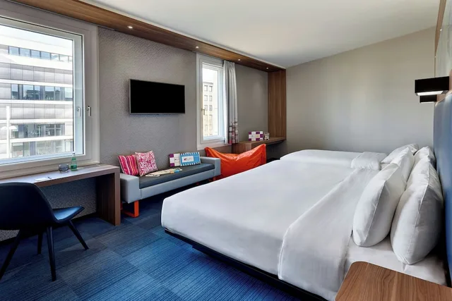 Suite, King Bed, ALOFT STUTTGART 5/8