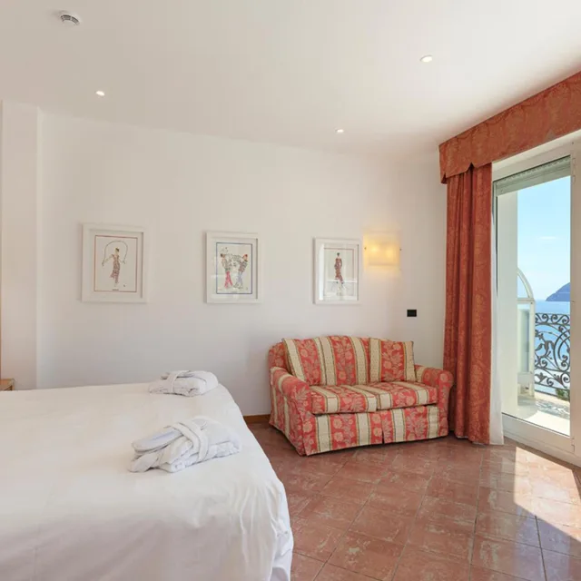 جناح جونيور بإطلالة على البحر، Grand Hotel Mediterranee 1/6