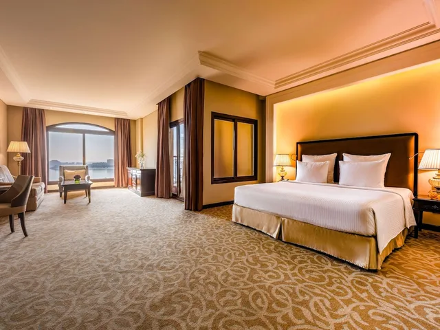جناح جونيور بسرير كينج، Pullman Al Marjan Island Resort 1/10
