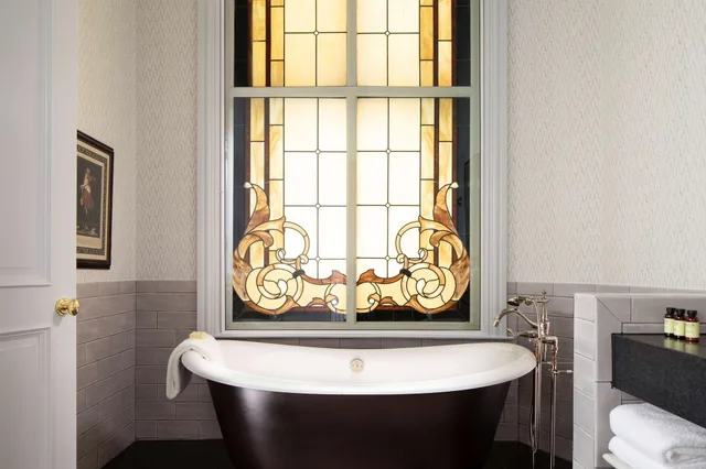 Landmark, Basic, Suite, King Bed، The Driskill In the Unbound Collection By Hyatt 4/5