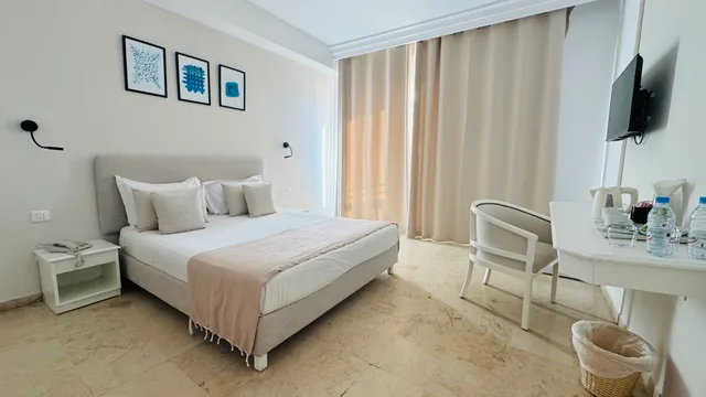 غرفة قياسية بسرير مزدوج بإطلالة على الحديقة، Houda Yasmine Marina & Spa 4/4