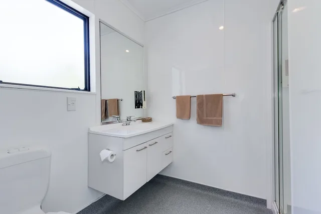 2 Bedrooms, Motel, Queen and Twin Beds، Wellington Top 10 Holiday Park 5/5
