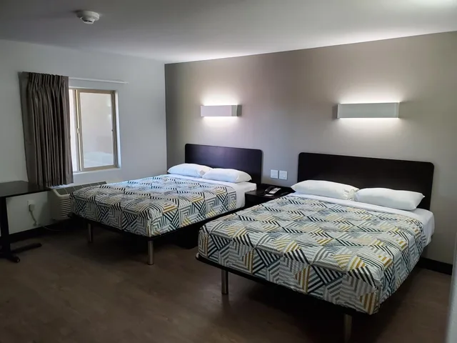 2 Queen Beds - Mobil Access Tub Nsmk Micfridg، Motel6 Show Low, AZ 8/10