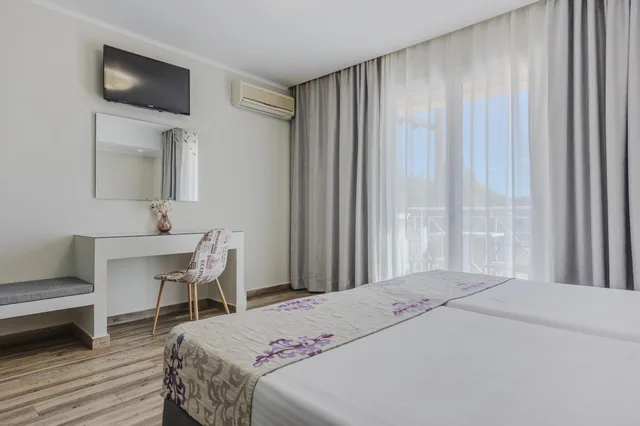 جناح سوبيريور، Sunrise Zante - Adults Only Hotel 1/2