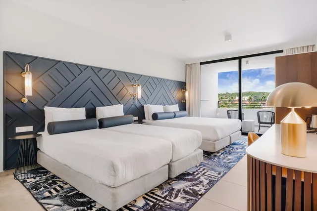 غرفة رباعية بسريرين كينج، Mangrove Beach Corendon Curacao All-Inclusive Resort, Curio by Hilton 7/10