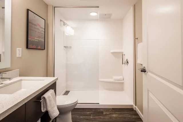 استوديو بسرير كوين، Towneplace Suites Cleveland 6/8
