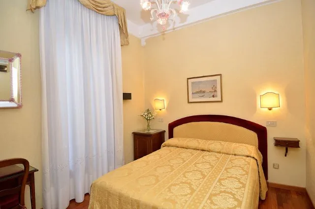Economy, French Bed، Da Bruno 1/1