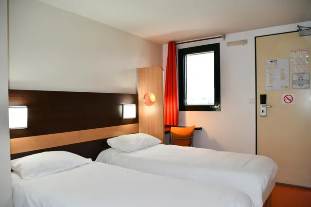 Standard, Twin Beds, Hotel Premiere Classe Nevers - Varennes Vauzelles 1/3