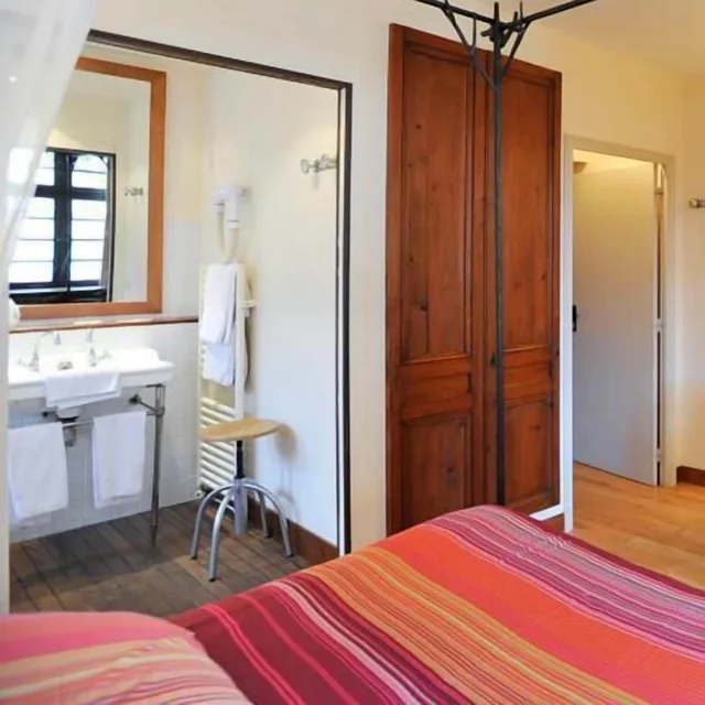 غرفة بسرير مزدوج بحوض جاكوزي، Hôtel La Résidence Manoir De La Salamandre 7/7