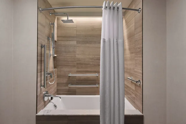 1 Bedroom, Suite, King Bed, Lake Side, Sofa, Accessible، THE RITZ-CARLTON CHICAGO 5/5