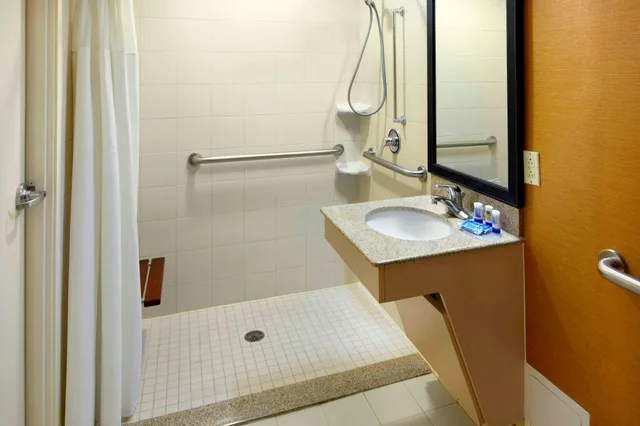 غرفة، Fairfield Inn Suites Parsippany 3/3