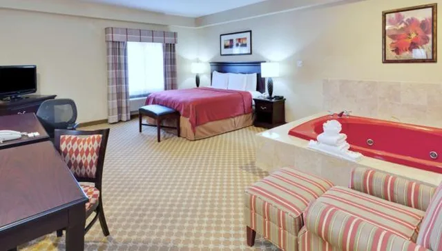 جناح بسرير كينج بحوض جاكوزي، Spark by Hilton Galloway Atlantic City 2/2