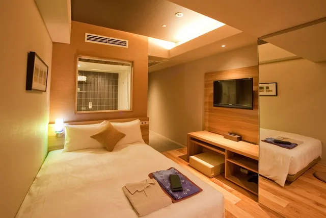Double Bed, Club Floor، Ryukyu Onsen Senagajima Hotel 4/8