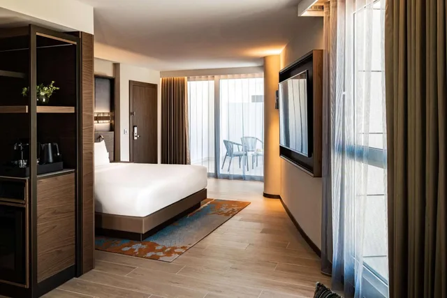 Regency, Suite, King Bed, Balcony، Hyatt Regency Malta 5/7