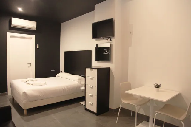 Loft, Queen Bed, Sofa, Kitchen, Soho Valencia 3/6