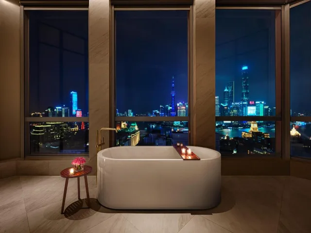 Bund, Penthouse, King Bed, with View، The Shanghai Edition 4/5