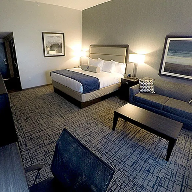 Room, King Bed, Shangri La Resort Afton 2/4
