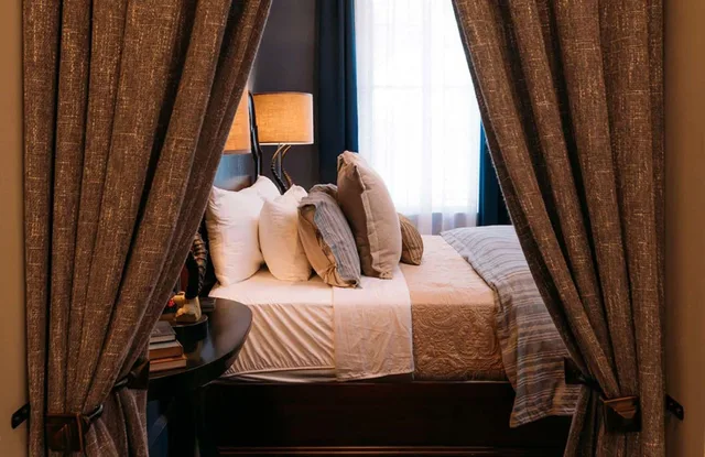 جناح غراند، Ye Kendall Inn 2/5