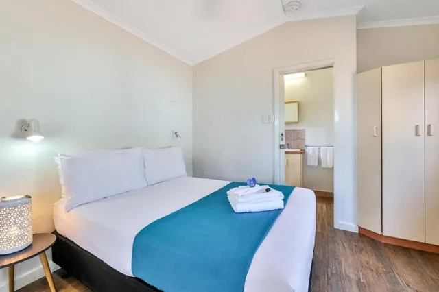 Superior, Double Bed, DARWIN FREESPIRIT RESORT 2/8