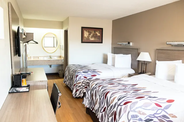 Deluxe, 2 Double Beds, Red Roof Inn Rochester - Henrietta 1/4