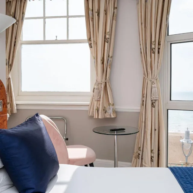 غرفة مريحة بسرير مزدوج بإطلالة على البحر، The Lanes Hotel 5/6