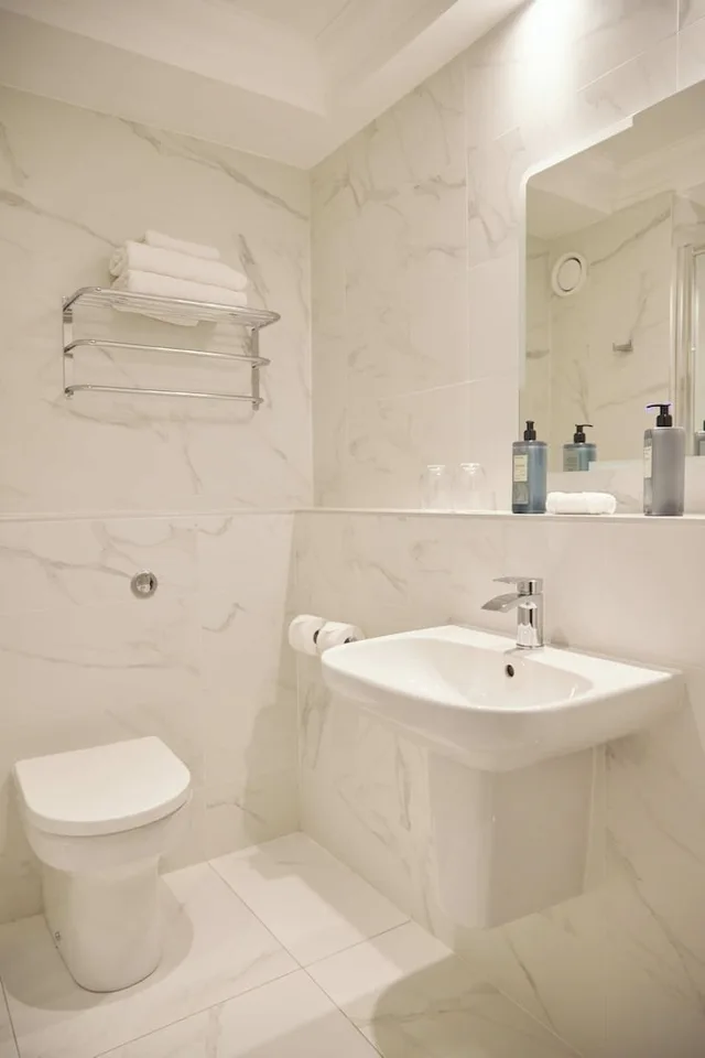 غرفة ديلوكس بسريرين منفصلين، Bunratty Castle Hotel & Leisure Club, BW Premier Collection 1/3