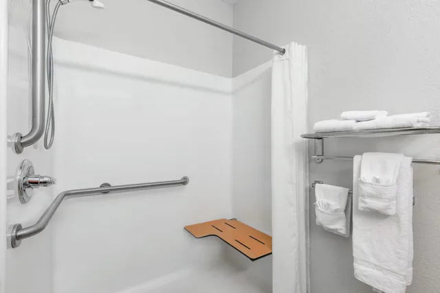 غرفة بسرير كوين لذوي الإعاقة، Microtel Inn Suites By Wyndham Hoover Birmingham 1/1