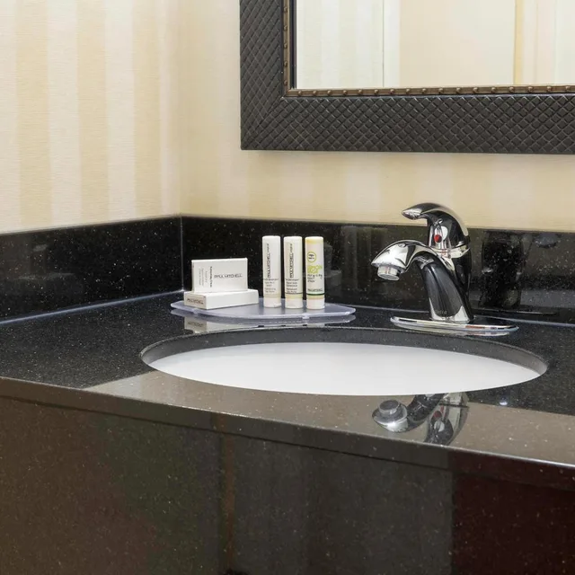 غرفة بسرير كوين، Fairfield Inn Suites Fargo 5/7