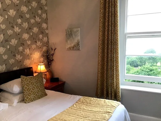 غرفة ديلوكس بسرير كينج بإطلالة على البحر، The Collingdale Guest House 4/7