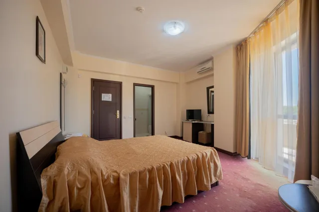 غرفة بسرير مزدوج بإطلالة على البحر، Hotel Coral 7/10