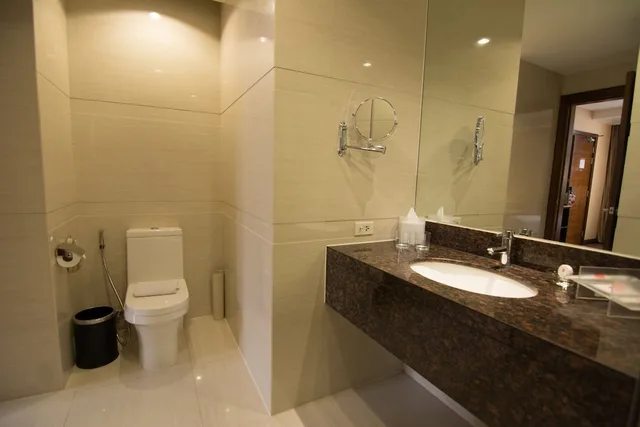 Deluxe, King Bed, Ramada by Wyndham Manila Central 10/10
