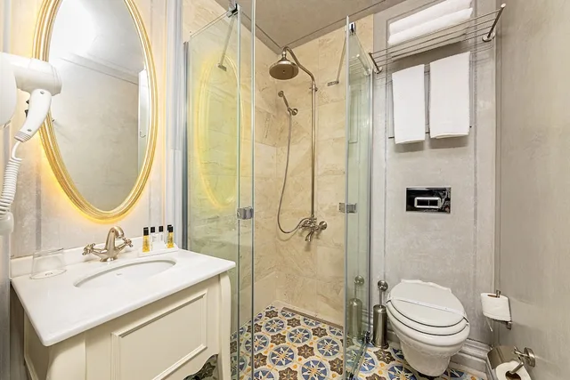 Junior Suite, Murphy Bed, Queen Bed، Meroddi Barnathan Hotel 5/5