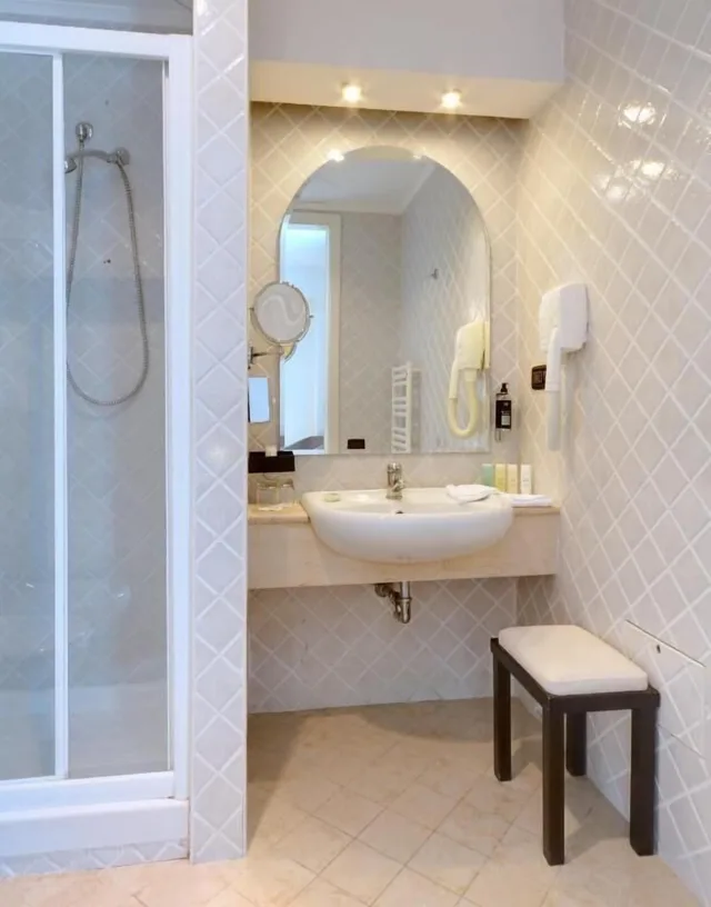 Room, Double Bed, Small, Attic، Th Roma Carpegna Palace 6/6