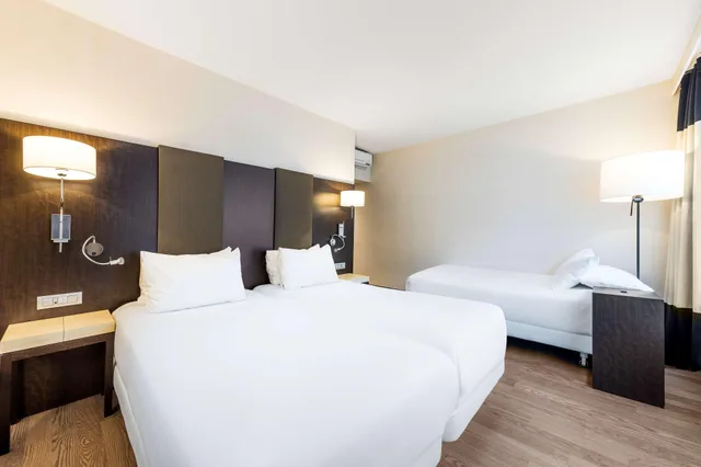 غرفة سوبيريور ثلاثية بسرير فردي، Hotel NH Brussels Stephanie 4/7