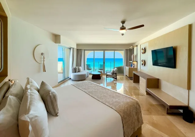 Royal, Grand, Suite, Hot Tub, Grand Park Royal Cancun All Inclusive 2/4