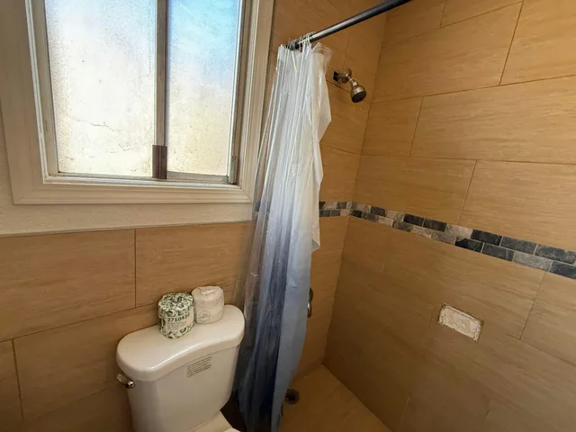 غرفة بسريرين كوين بمطبخ صغير للمدخنين، Discovery Inn Vallejo I 80 Near Napa CA 3/3