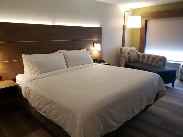 جناح بسرير كينج لذوي الإعاقة، Holiday Inn Express Suites Nashville North Springfield 2/6