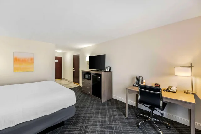 غرفة بسرير كينج، Comfort Inn & Suites Andrews, TX 3/6
