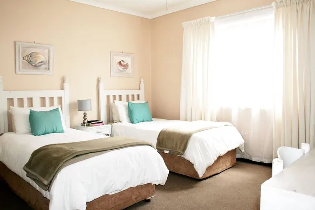 غرفة بسريرين منفصلين، Blouberg Dolphin Inn 4/6