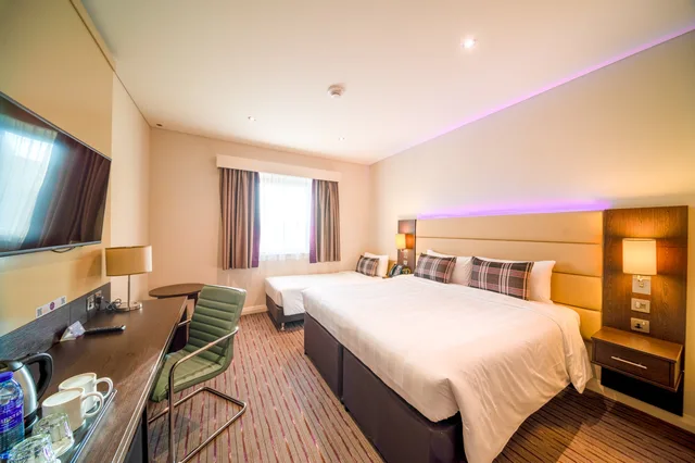 غرفة عائلية، Premier Inn Dubai Al Jaddaf 2/5