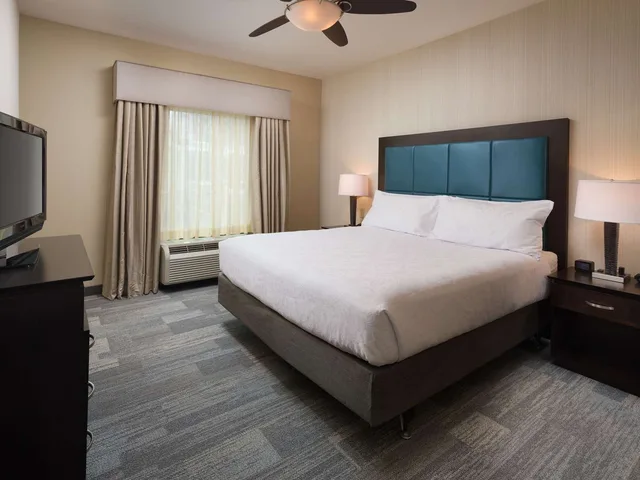 Room, King Bed, Bathtub, Accessible, Homewood Suites by Hilton Atlanta NW Kennesaw Town Ctr 1/2