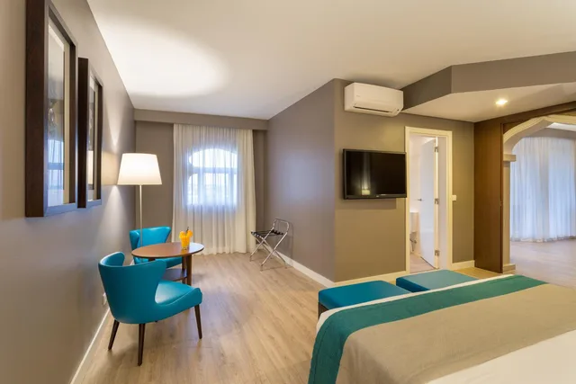 Suite, Lateral Side Sea View، AP Oriental Beach - Adults Only 3/8