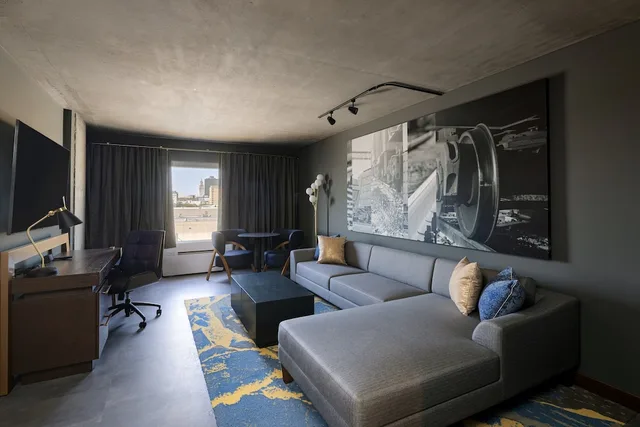 جناح سيغنتشر بسرير كينج، Belle Of Baton Rouge Casino Hotel 2/4
