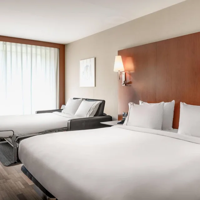 غرفة ثلاثية بسرير كينج مع أريكة، Ac Hotel La Rioja 1/6