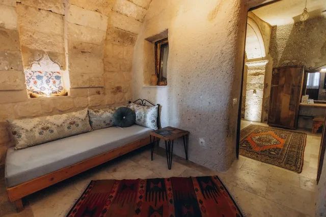 جناح فاخر بسرير كوين مع أريكة، Sah Saray Cave Suites Halal Hotel 2/3