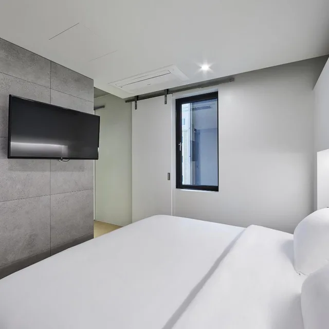 غرفة بسرير كينج، Hotel Intro 2/8