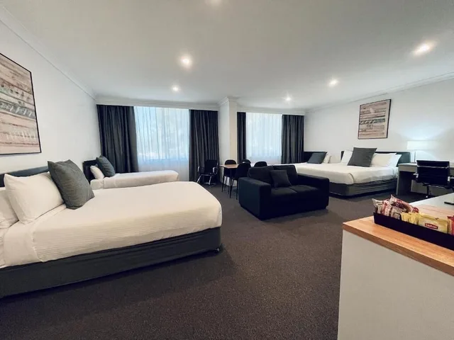 جناح عائلي بسريرين كوين وسريرين منفصلين، The Select Inn Penrith 1/5