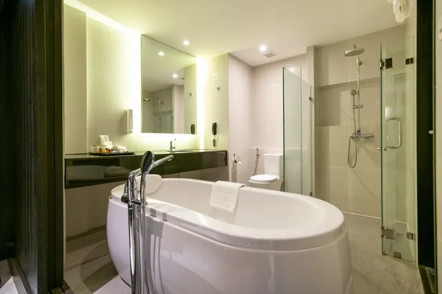 Supreme Bathtub، S Ratchada Leisure Hotel 2/2